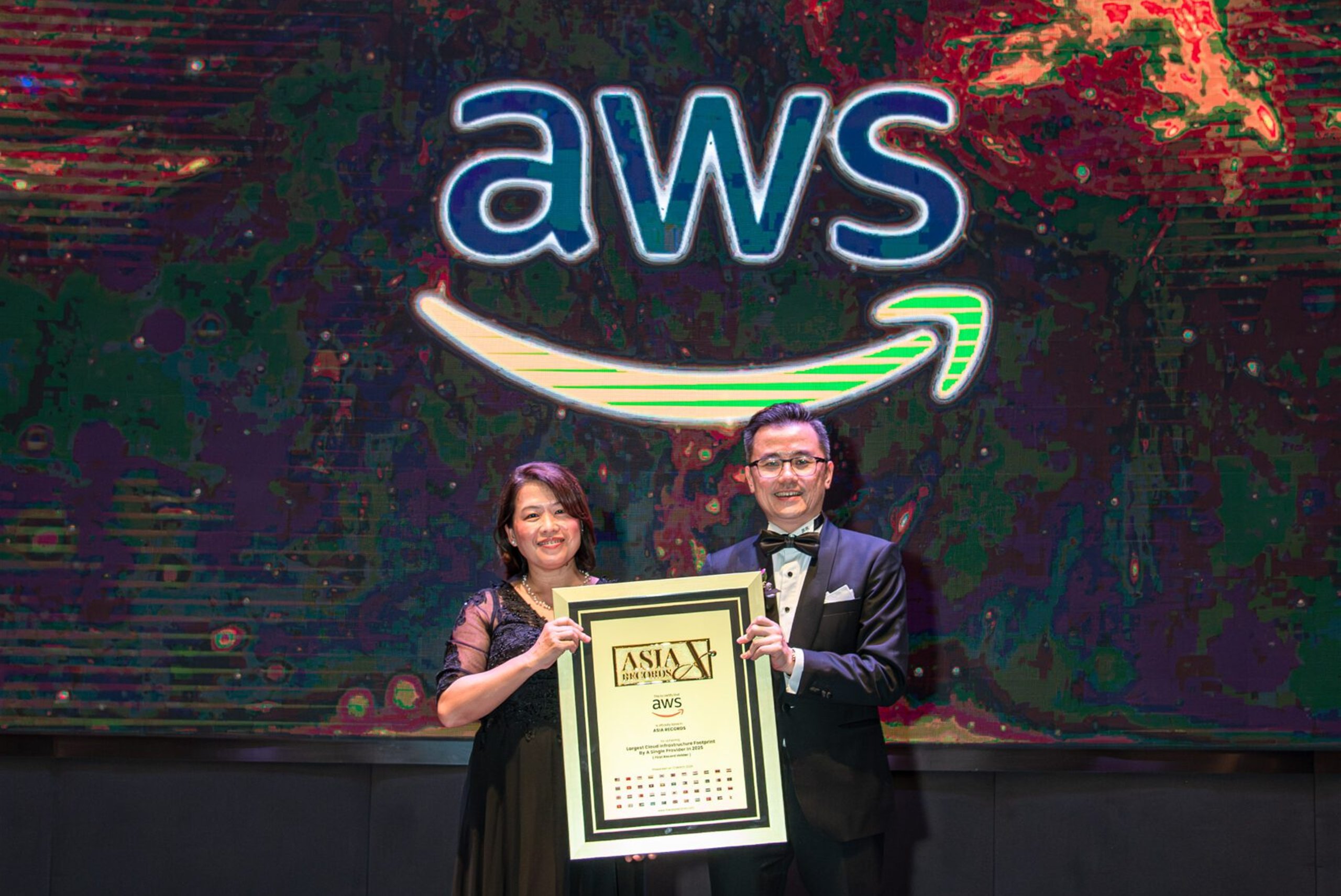 亚马逊云科技(AWS)荣获亚洲纪录认证 —— 荣膺"2025年单一供应商最大云基础设施覆盖范围"殊荣